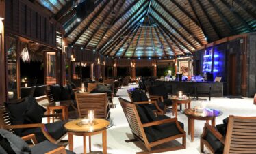Kandooma Maldives Resort Lounge