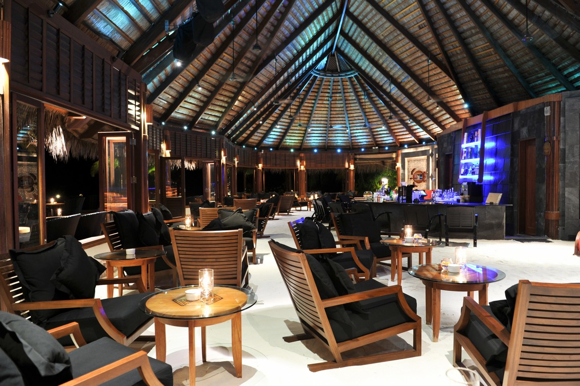 Kandooma Maldives Resort Lounge