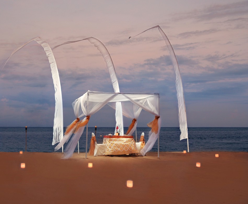 Grand Mirage Resort Bali Dinner on the Beach