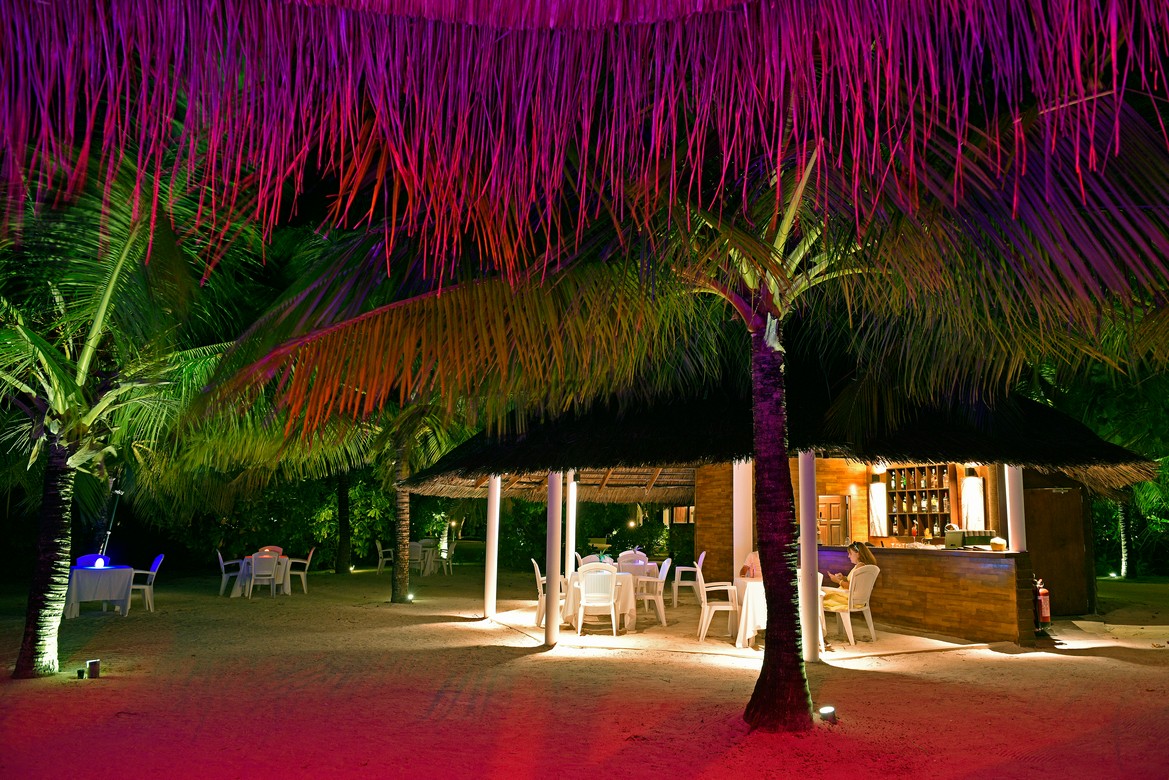 beach bar adaaran select hudhuranfushi maldives