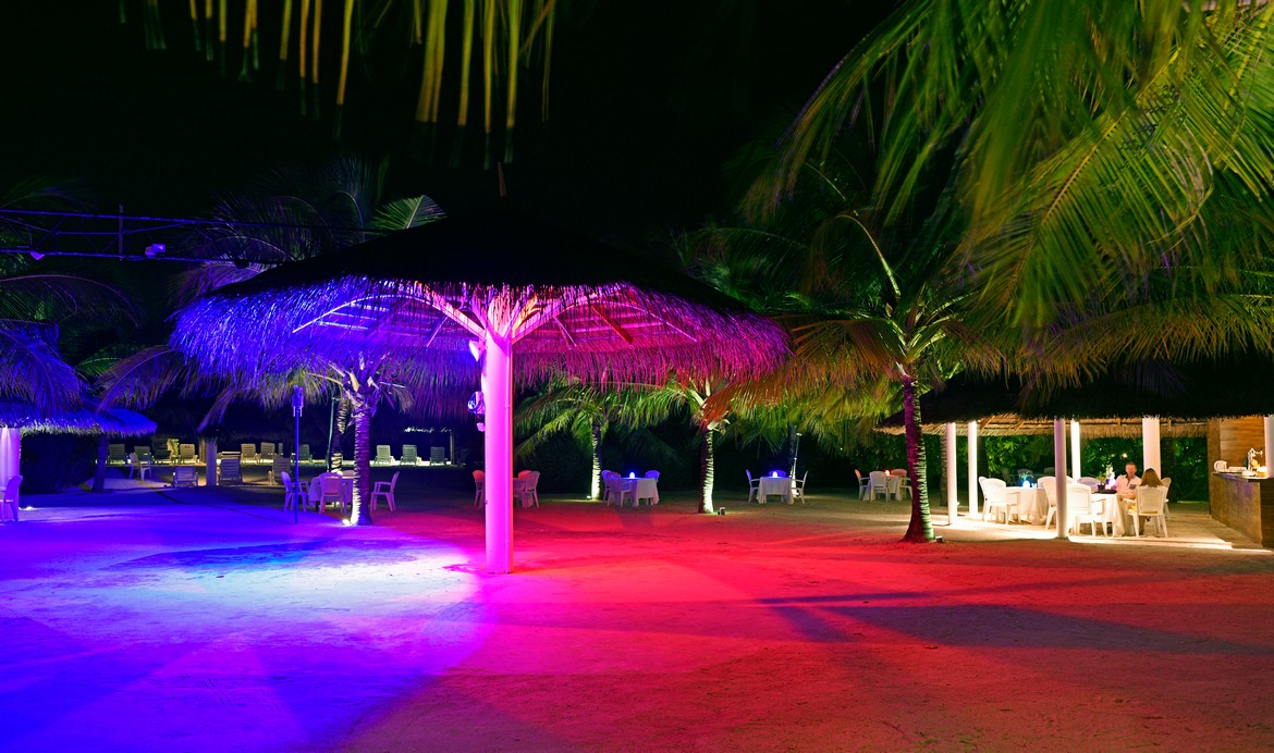 beach bar night adaaran select hudhuranfushi maldives