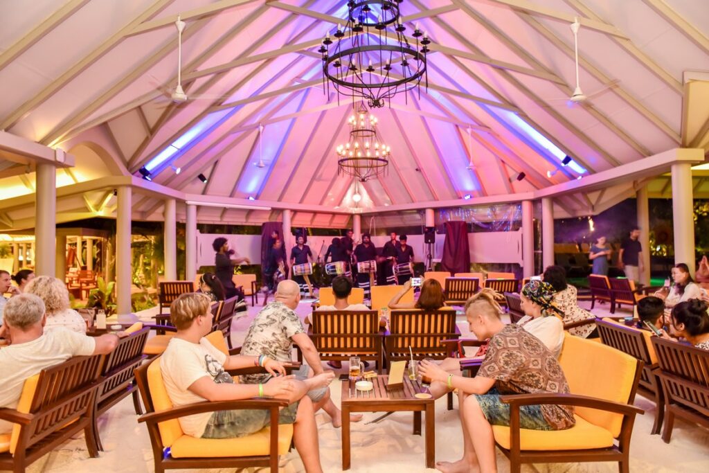 entertainment adaaran select hudhuranfushi maldives