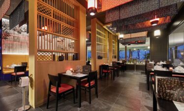 Elegant restaurant with Japanese decor at Riu Palace