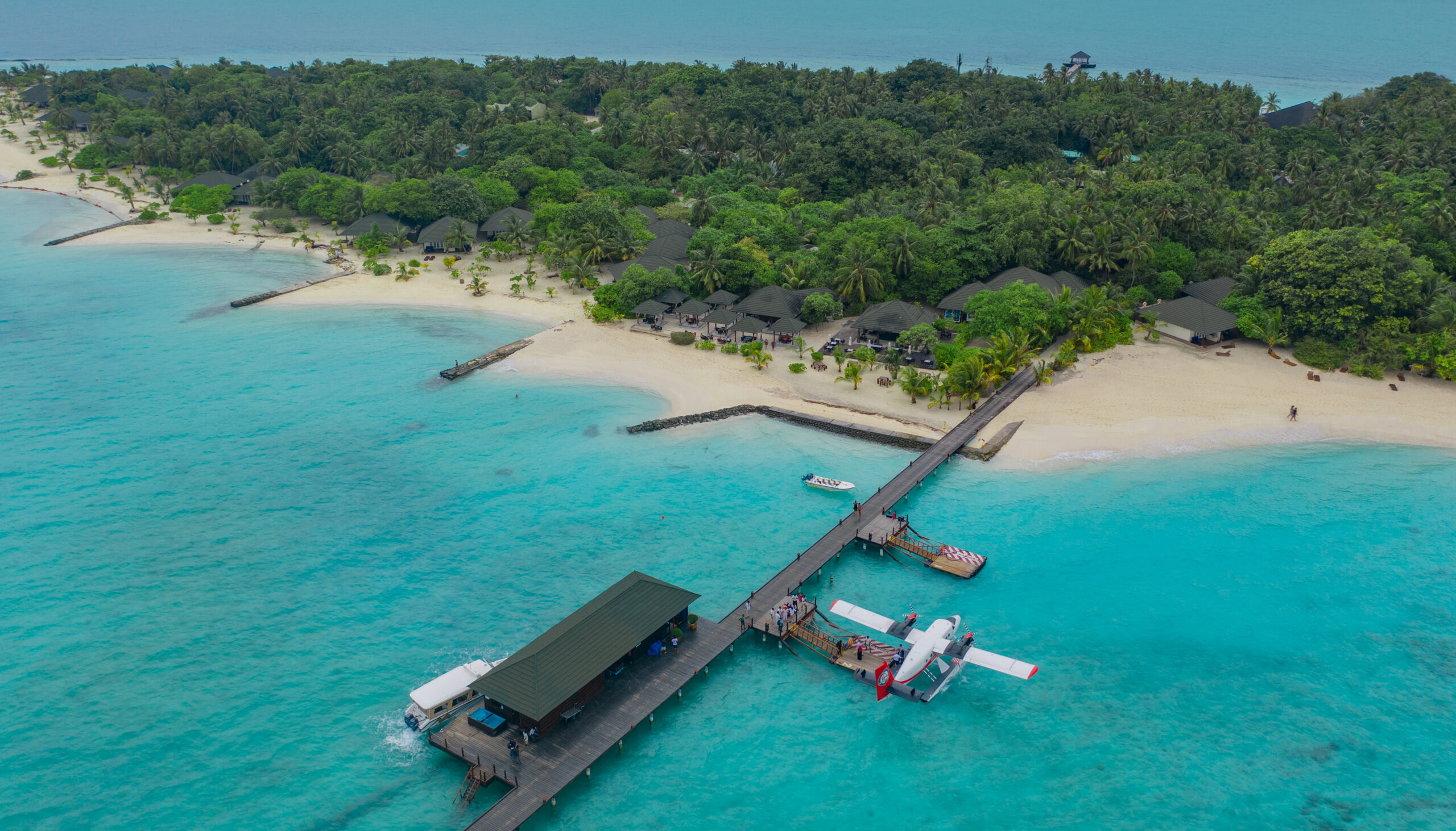 Seaplane dock and beach area at Adaaran Meedhupparu resort