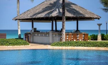 Poolside bar at Katathani offering refreshments with ocean views