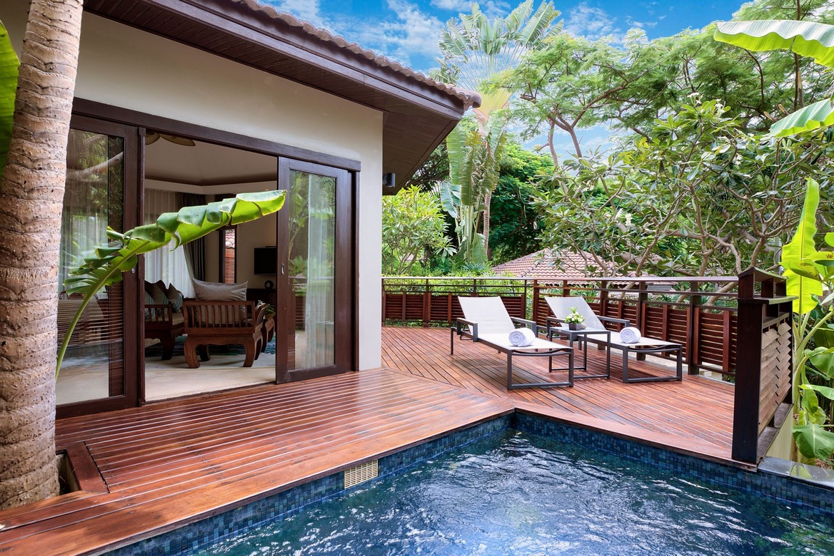Private villa at Saii Koh Samui with a wooden deck overlooking a personal plunge pool