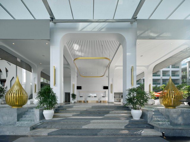 Grand entrance at The Kee Resort with elegant design