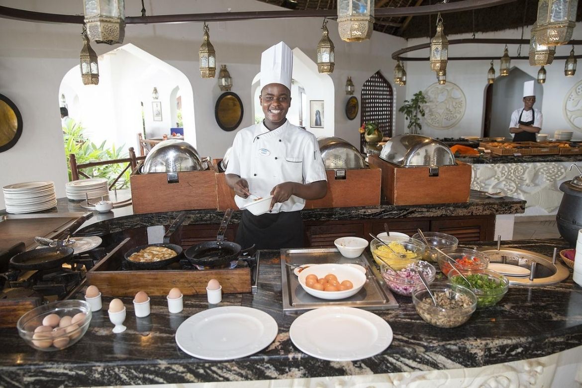 Live cooking station at Bluebay Beach Resort with fresh breakfast options