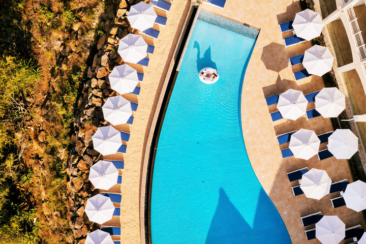 Maritim Resort poolside umbrellas and lounge chairs