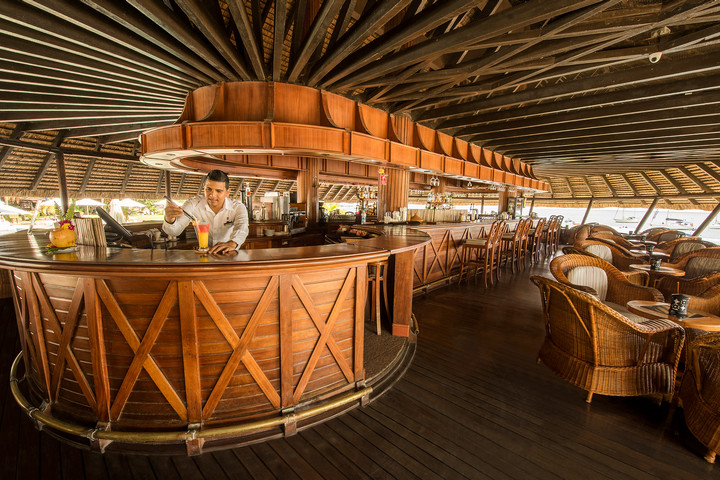 Rustic bar at Maritim Resort with oceanfront seating
